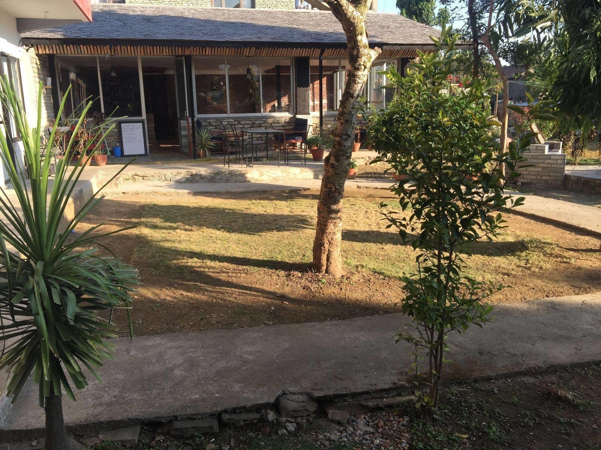 Hotel Glory Garden Pokhara Exterior photo