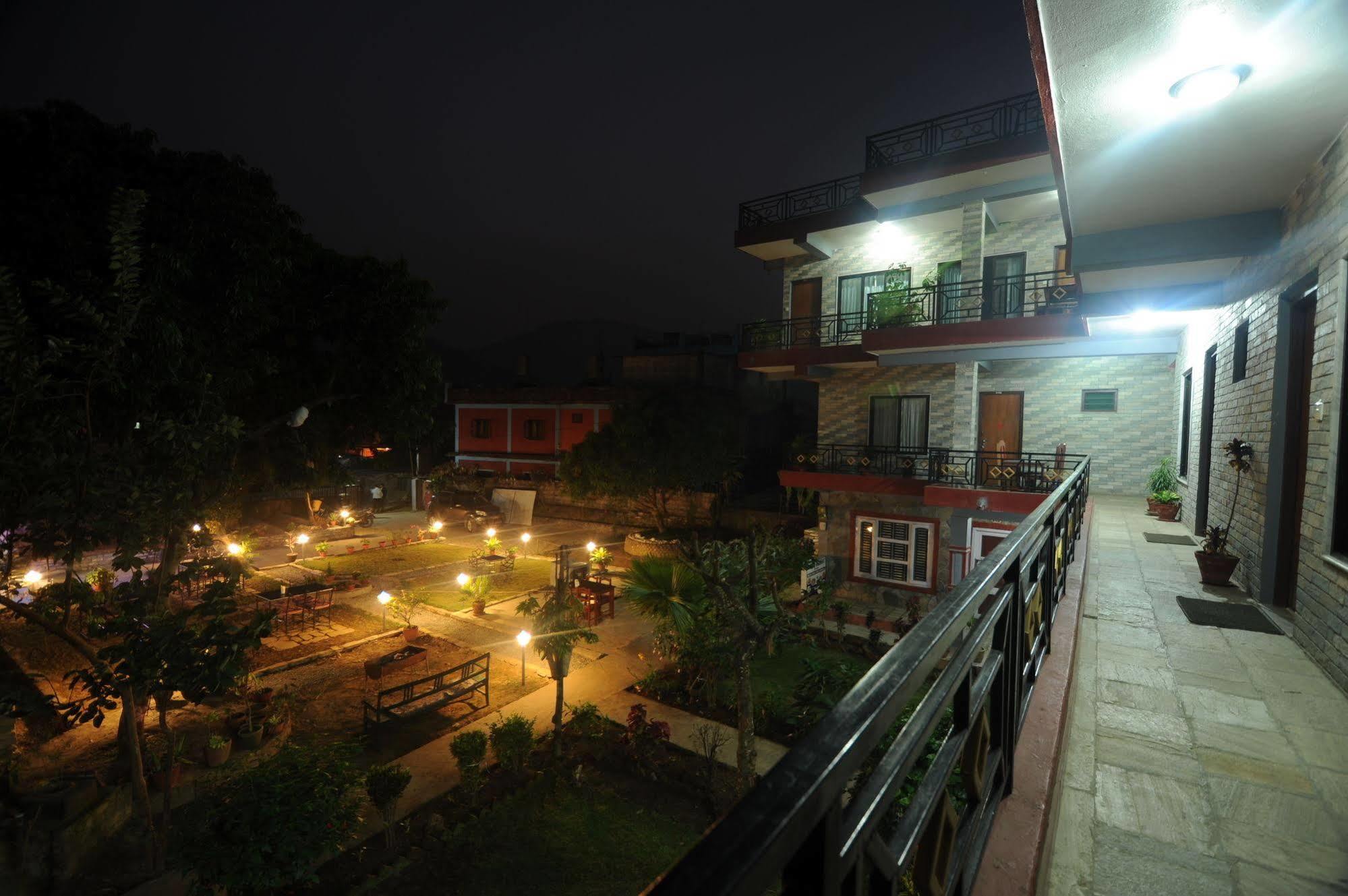 Hotel Glory Garden Pokhara Exterior photo